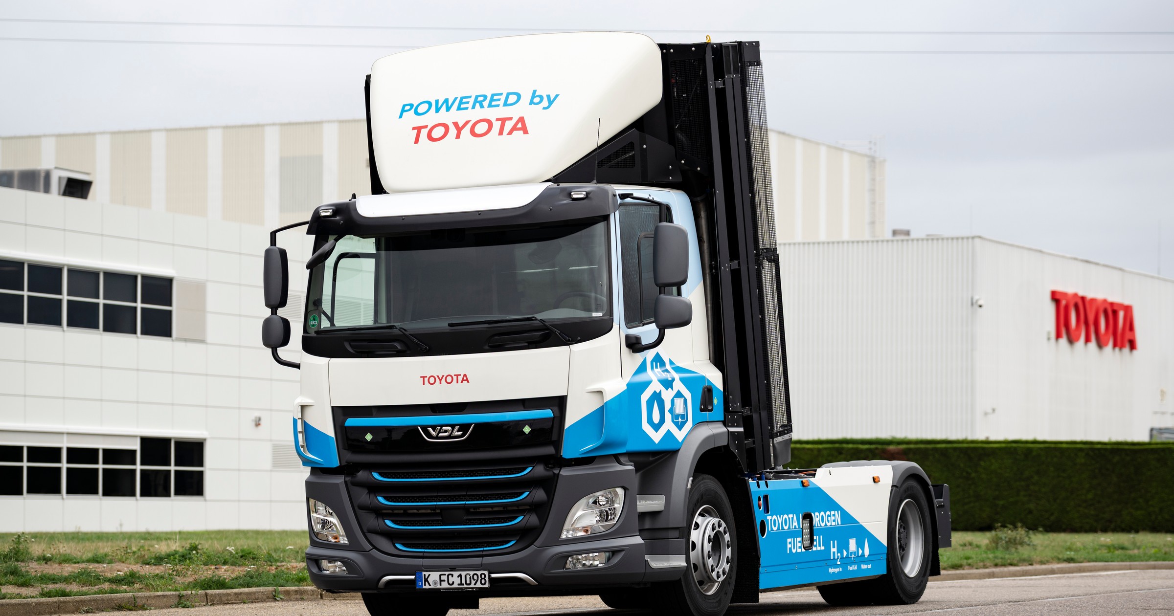 Toyota umieściła ogniwa wodorowe do ciężarówki. Pojazdy te bez problemu obsługują standardowe zlecenia, jak ciężarówki z napędem diesla