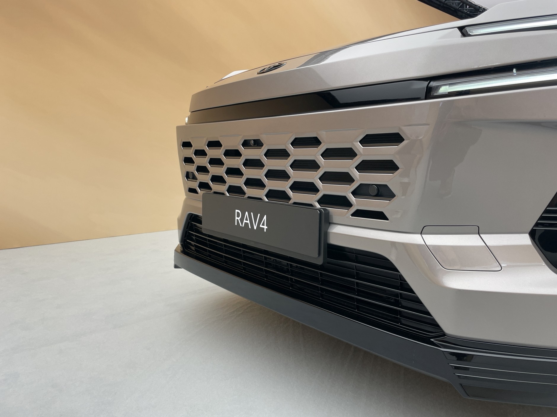 Nowa Toyota RAV4 (2025)