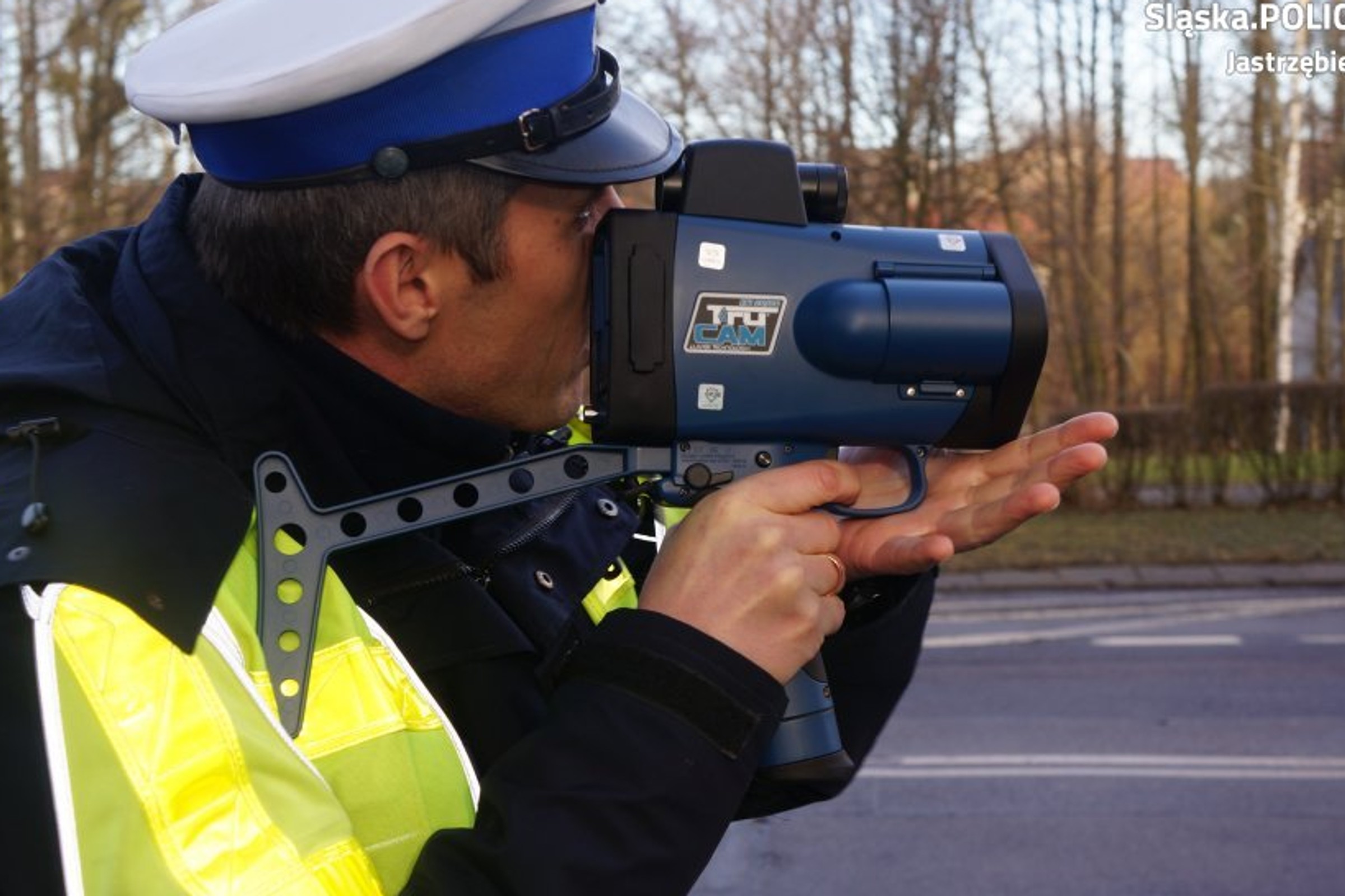 Okazuje się, iż mandat za przekroczenie prędkości o 1 km na godz. to nie fikcja. Przepisy dopuszczają