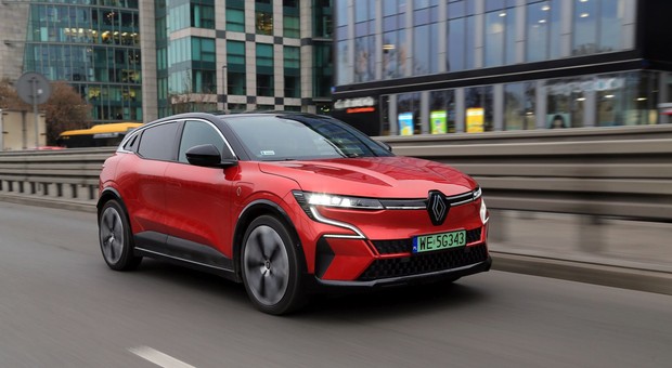 Renault Megane E-Tech EV60. Temperatura w dół, zużycie prądu w górę
