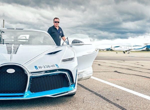 Jeździł niemal każdym egzemplarzem Bugatti. Na tym polega jego praca