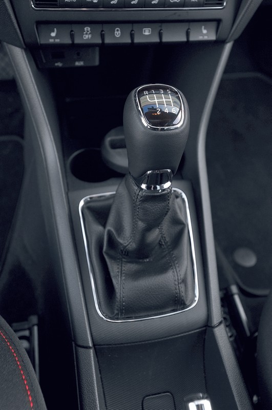 Skoda Rapid, dźwignia biegów