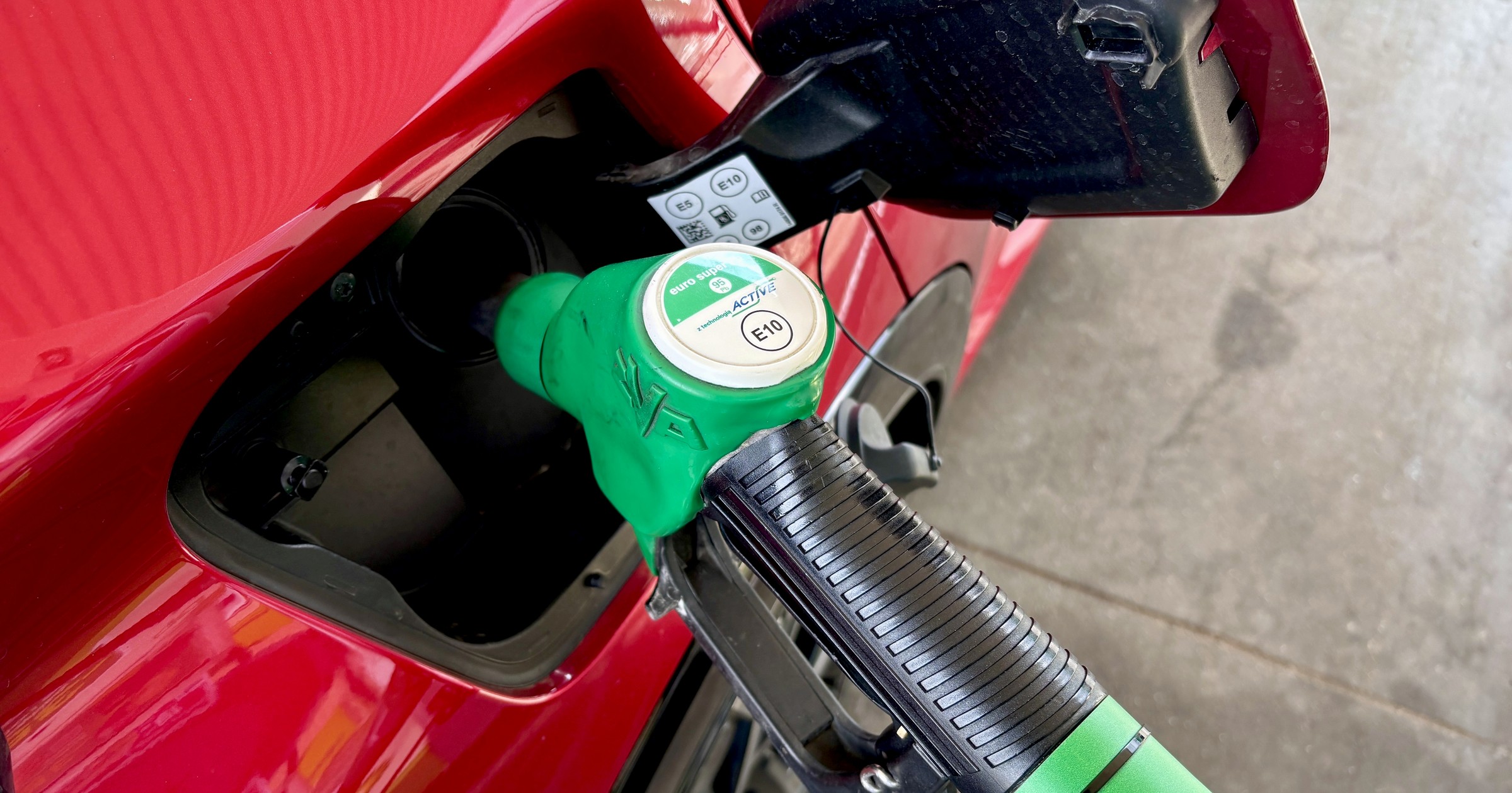 Tankowanie samochodu