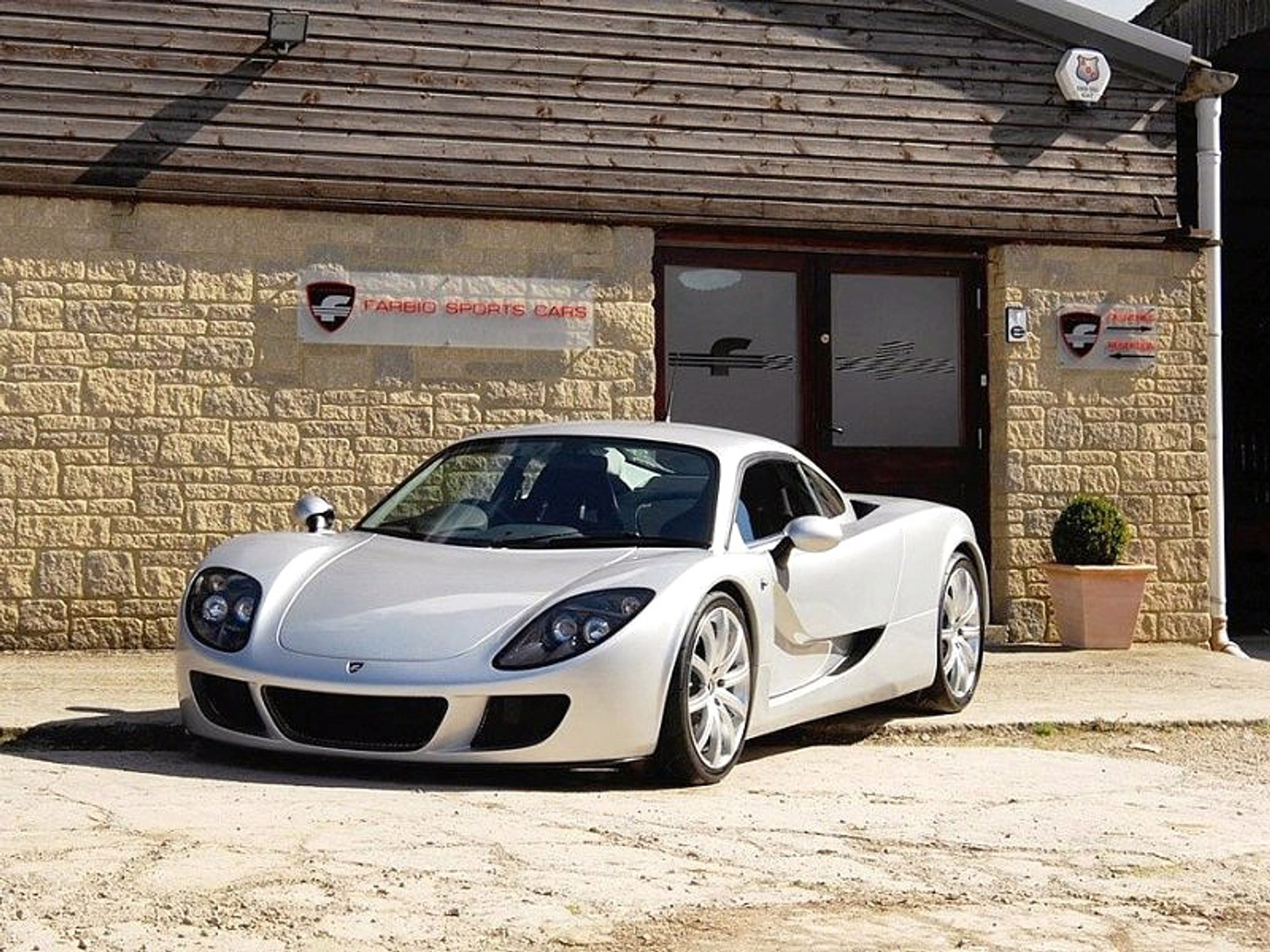 Farbio GTS: sprzedaż brytyjskiego dwumiejscowego coupé rozpoczęta