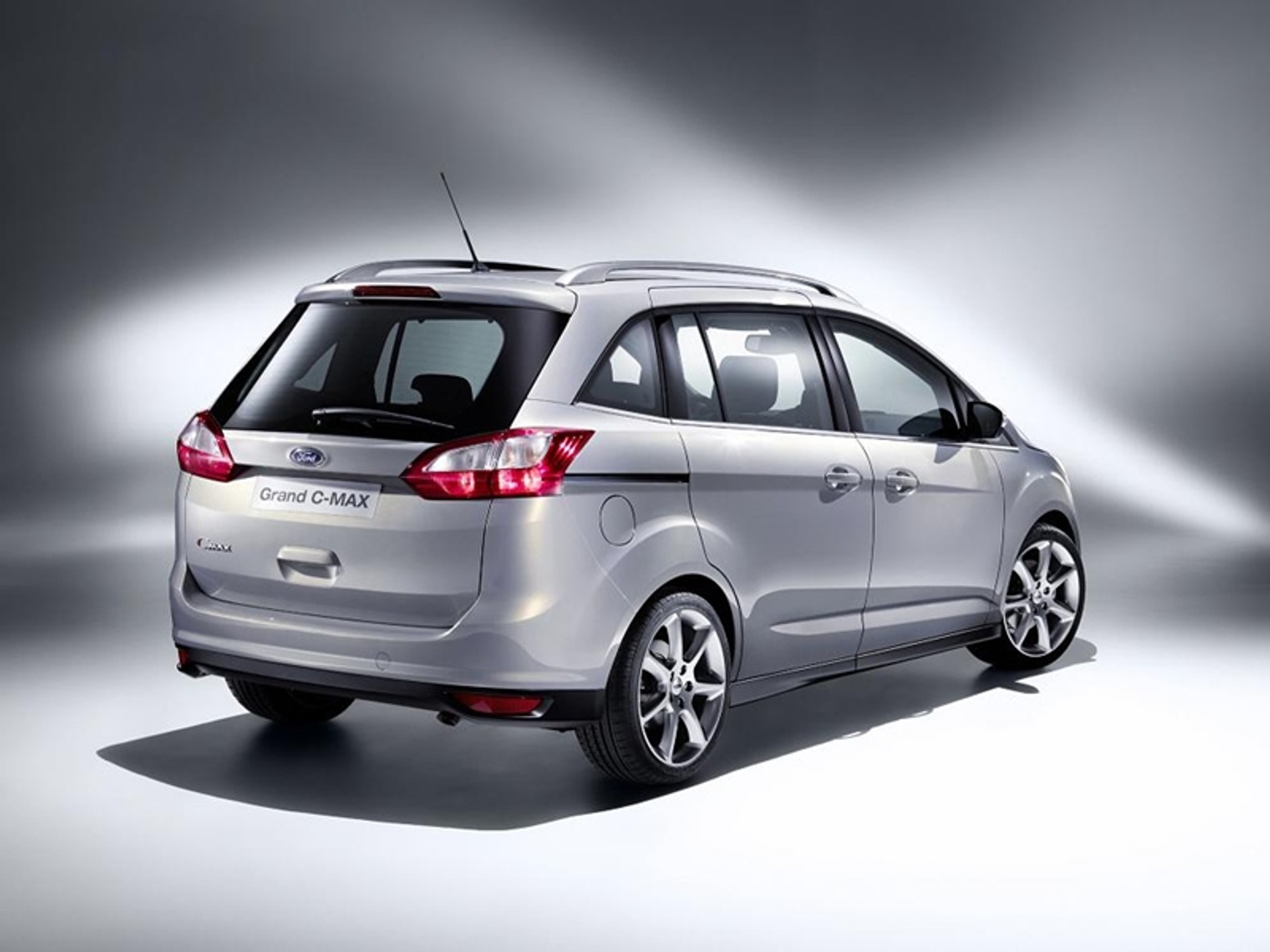 Ford Iosis Max vs C-Max