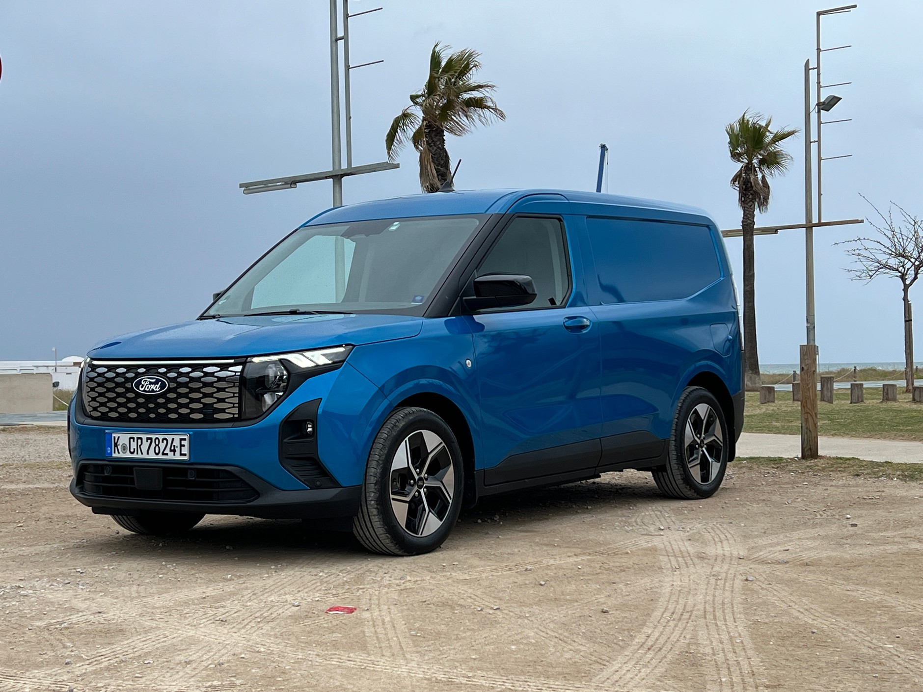 Ford E-Transit Courier