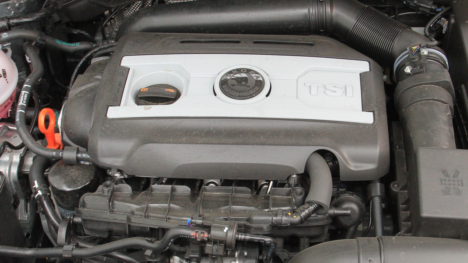 TSI: zaczyna się od dużego spalania oleju.