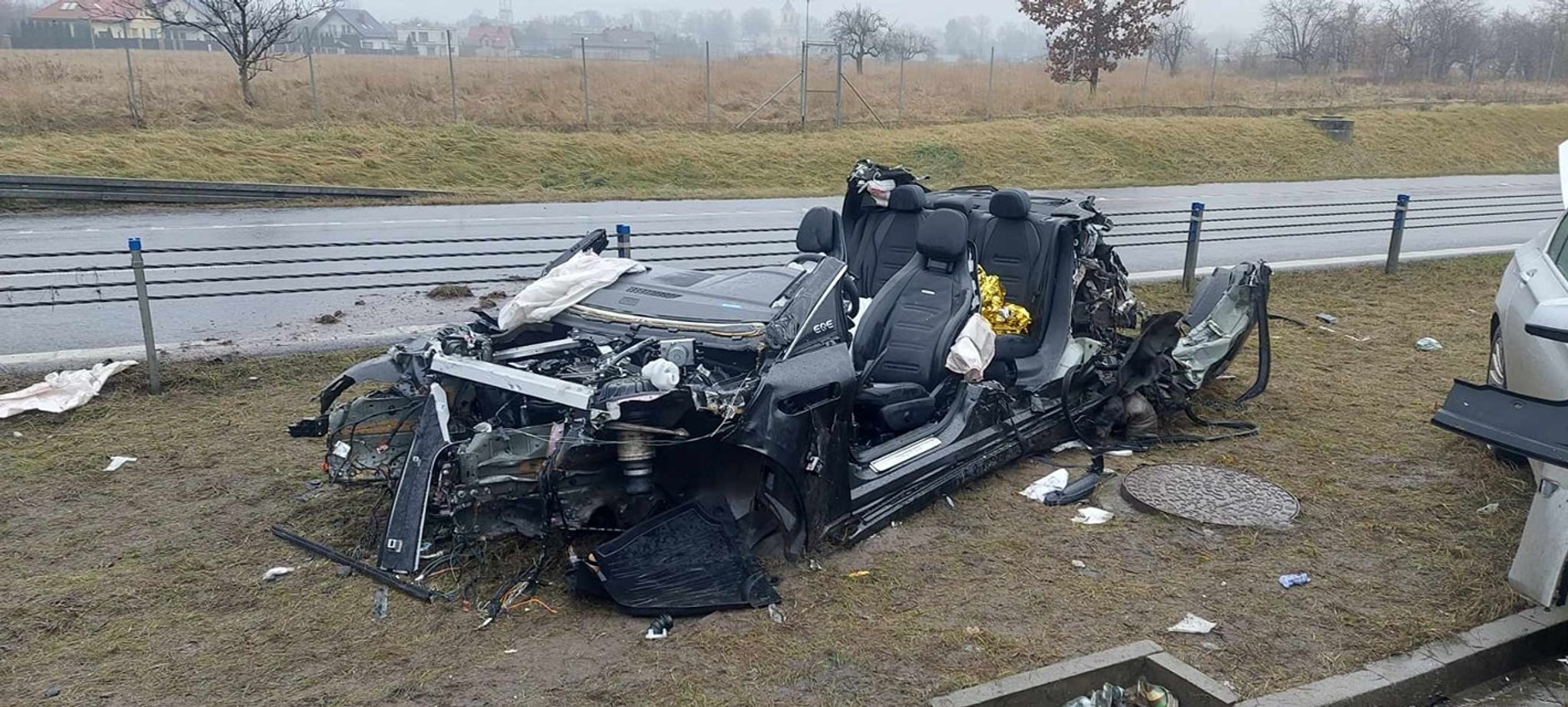 Wypadek elektrycznego Mercedesa na S8