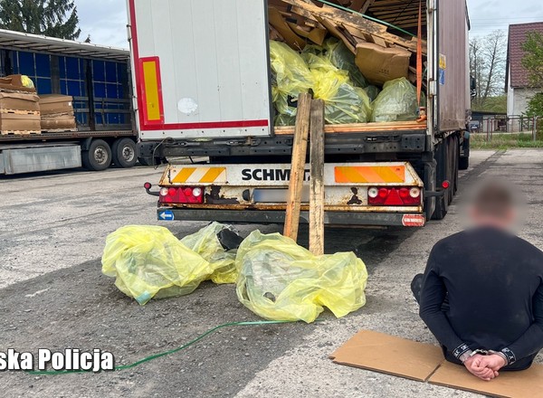 Ukradli całą naczepę jak w "Szybkich i Wściekłych". Kryminalni odzyskali łup [WIDEO]