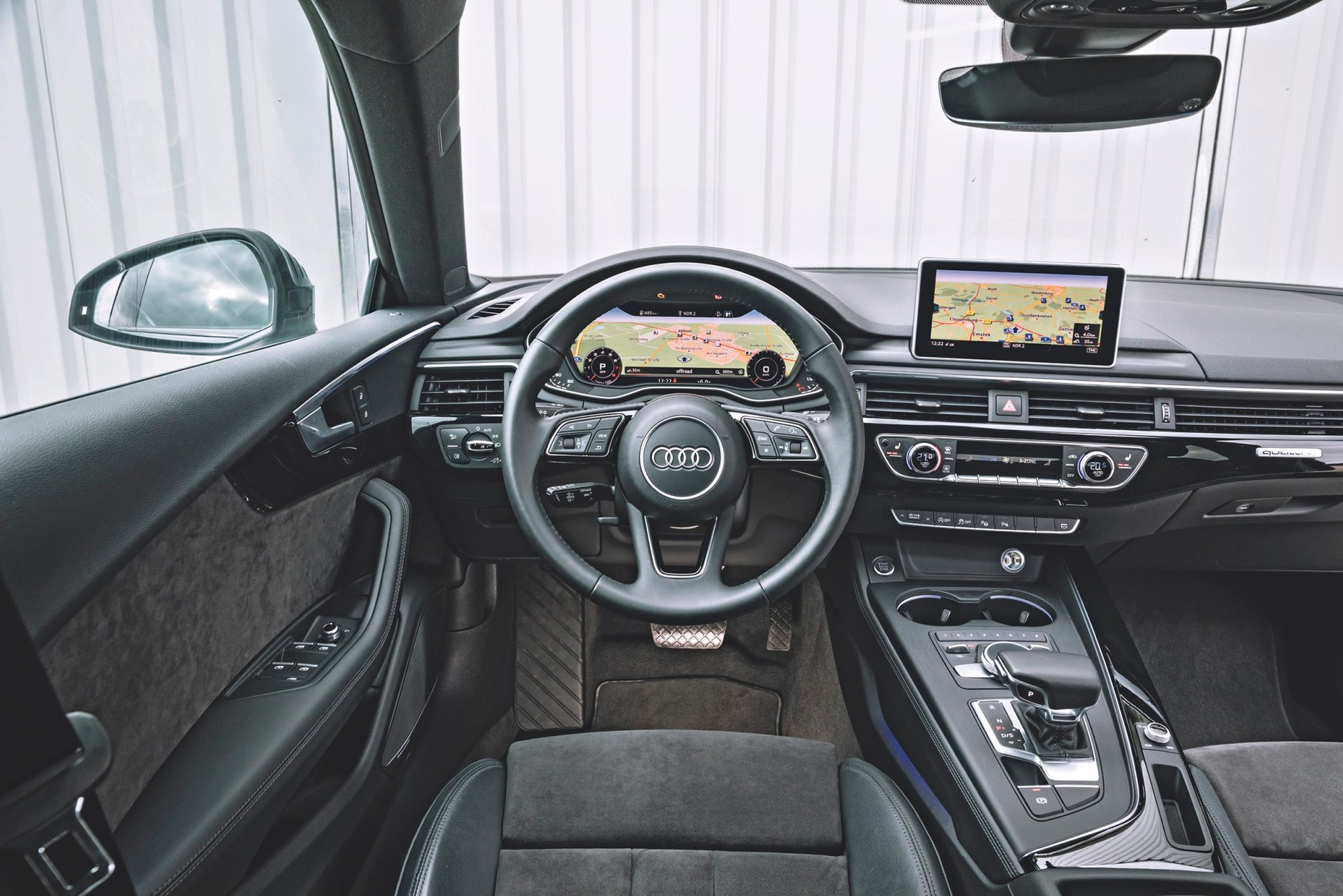 Atak na klasę premium - Audi A5, BMW serii 4 i Kia Stinger