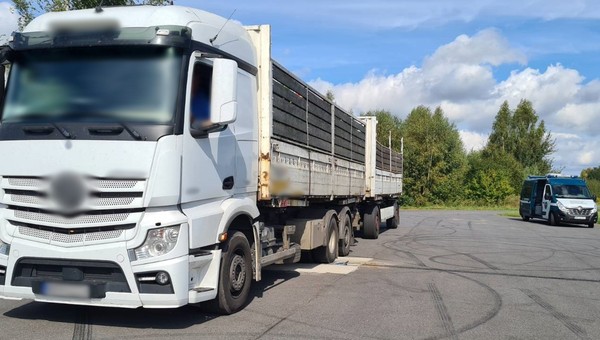 ITD zatrzymała transport jabłek. Dużą ich część trzeba było rozładować