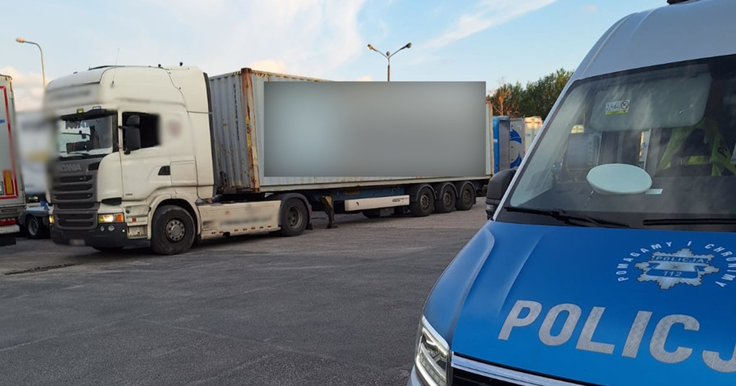 Policjanci zauważyli podejrzaną ciężarówkę. Nie dali się przechytrzyć