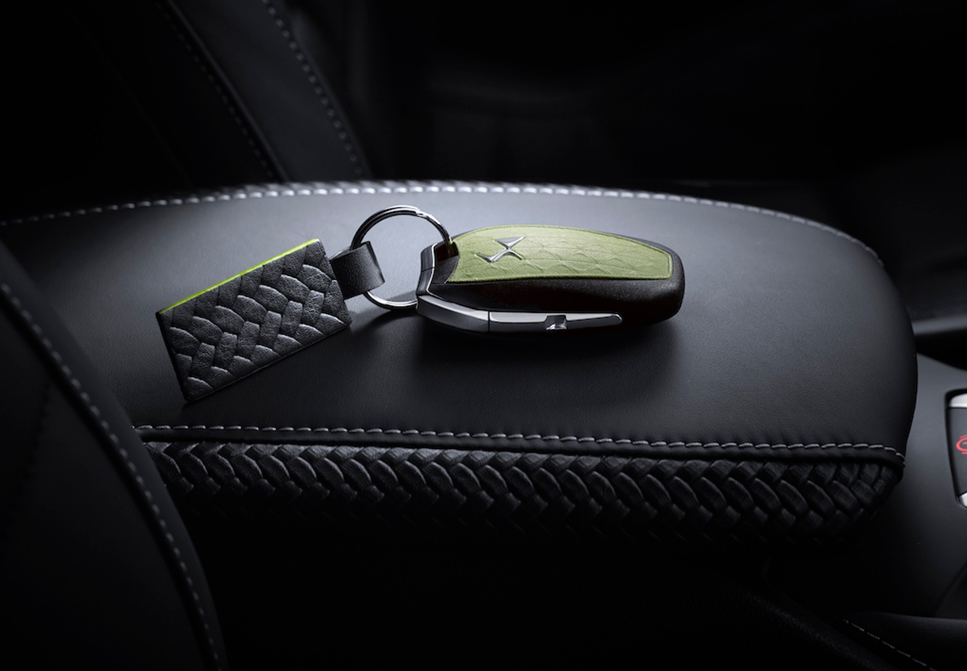 DS 5 na salonie  Paryżu