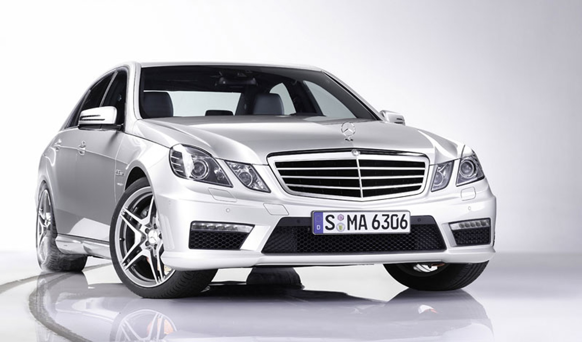 Mercedes-Benz E 63 AMG: pierwsze oficjalne zdjęcia i informacje