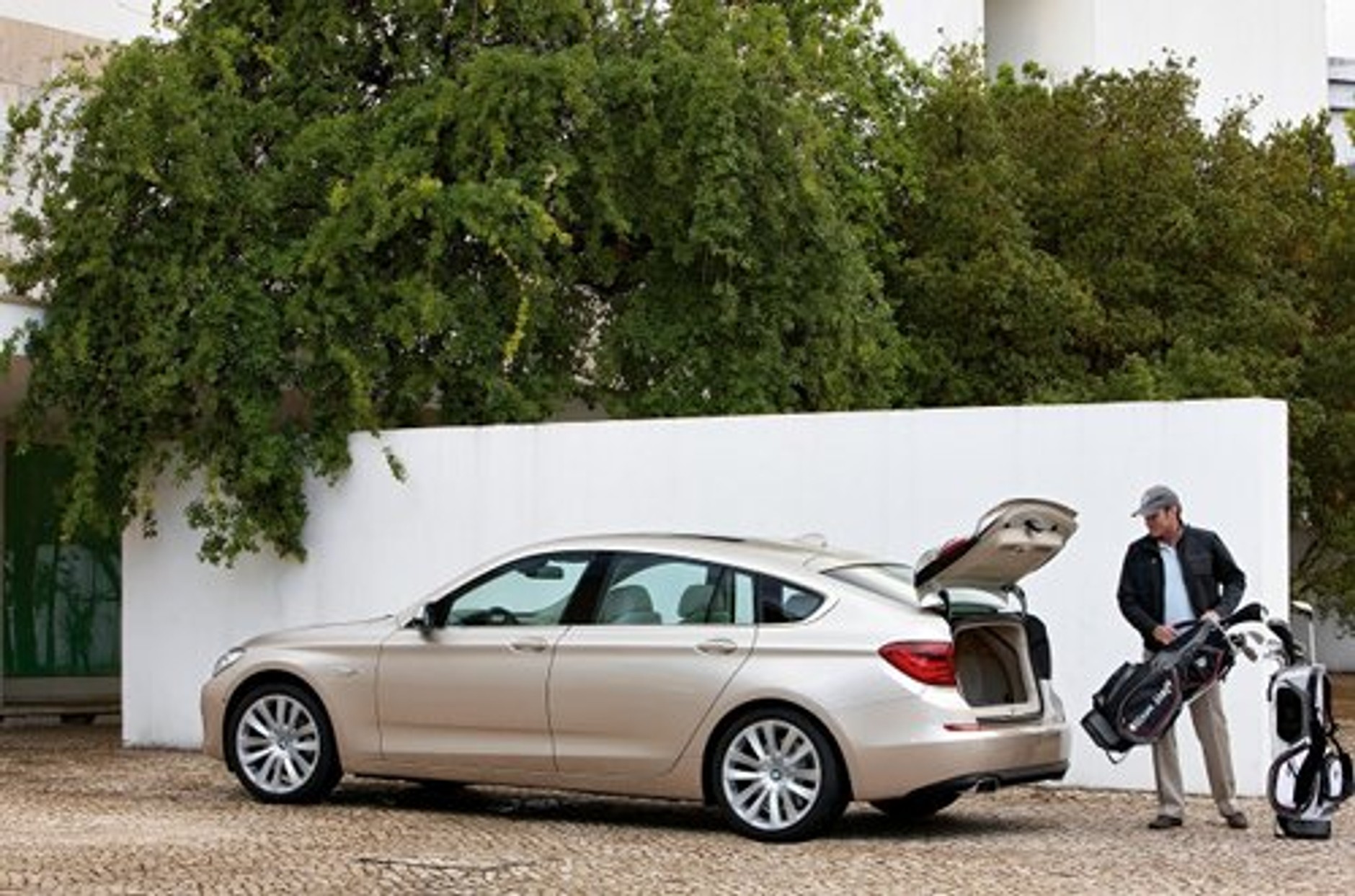 Dariusz Olszewski (PiS) – BMW serii 5 GT, 2012 r.