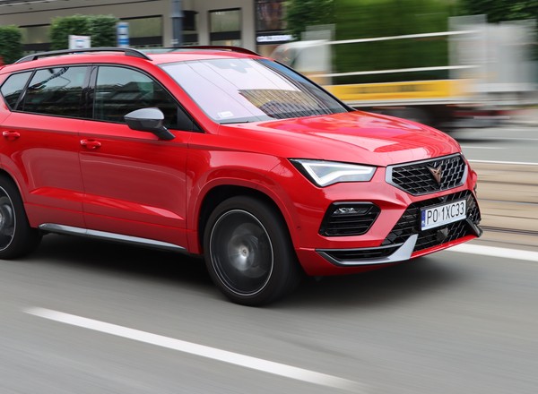 4,8 s do setki w rodzinnym SUV-ie. Czy to ma sens?