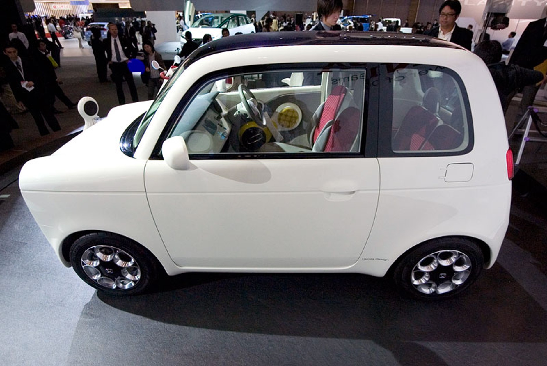 Tokio 2009: zero emisji, Celica powraca, elektryczne 4x4 (fotogaleria)