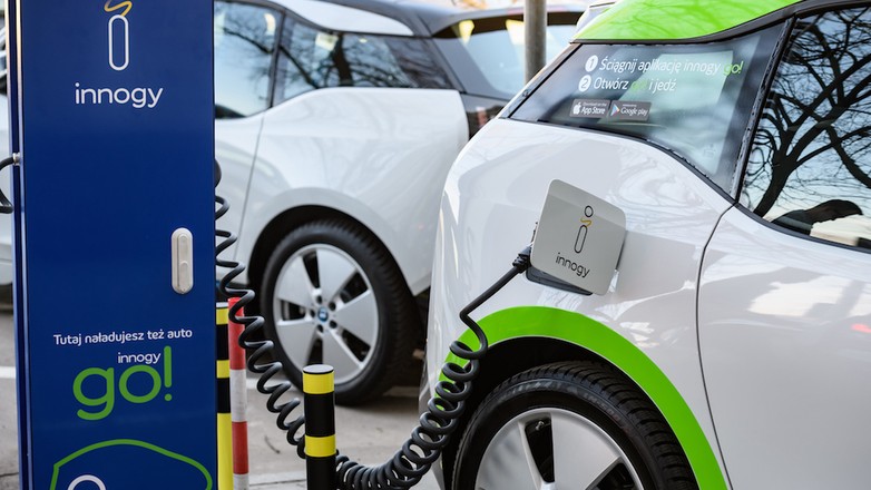 500 elektrycznych BMW i3 do wynajęcia w Warszawie