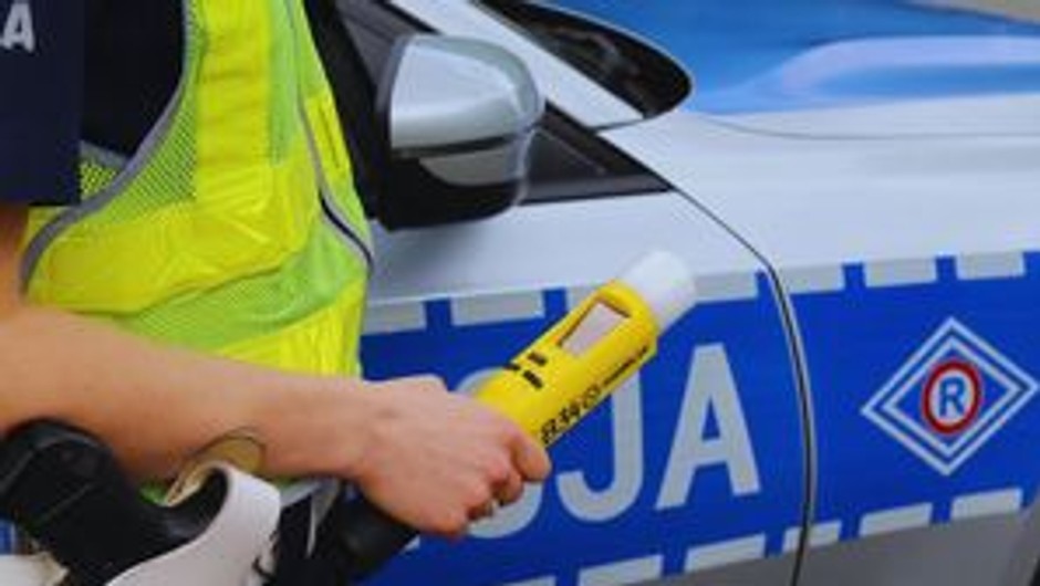 W tym stanie zdecydował się na jazdę na motorowerze. Policjanci nie puścili mu tego płazem