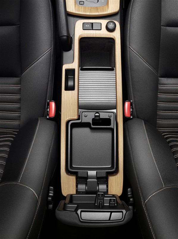 Odmłodzone Volvo S40 i V50 na starcie (WIDEO)