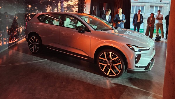 Volvo EX60 podczas premiery w Warszawie
