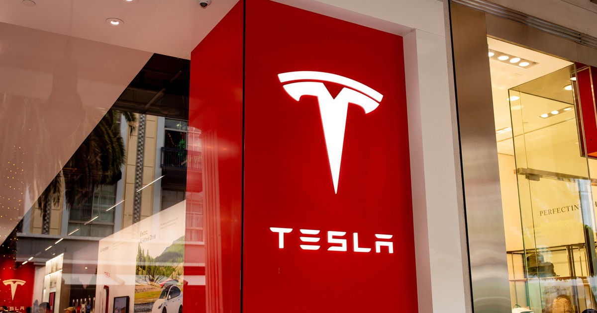 Elon Musk wyniósł Teslę na szczyt, teraz walnie przyczynia się do spadku sprzedaży aut tej marki