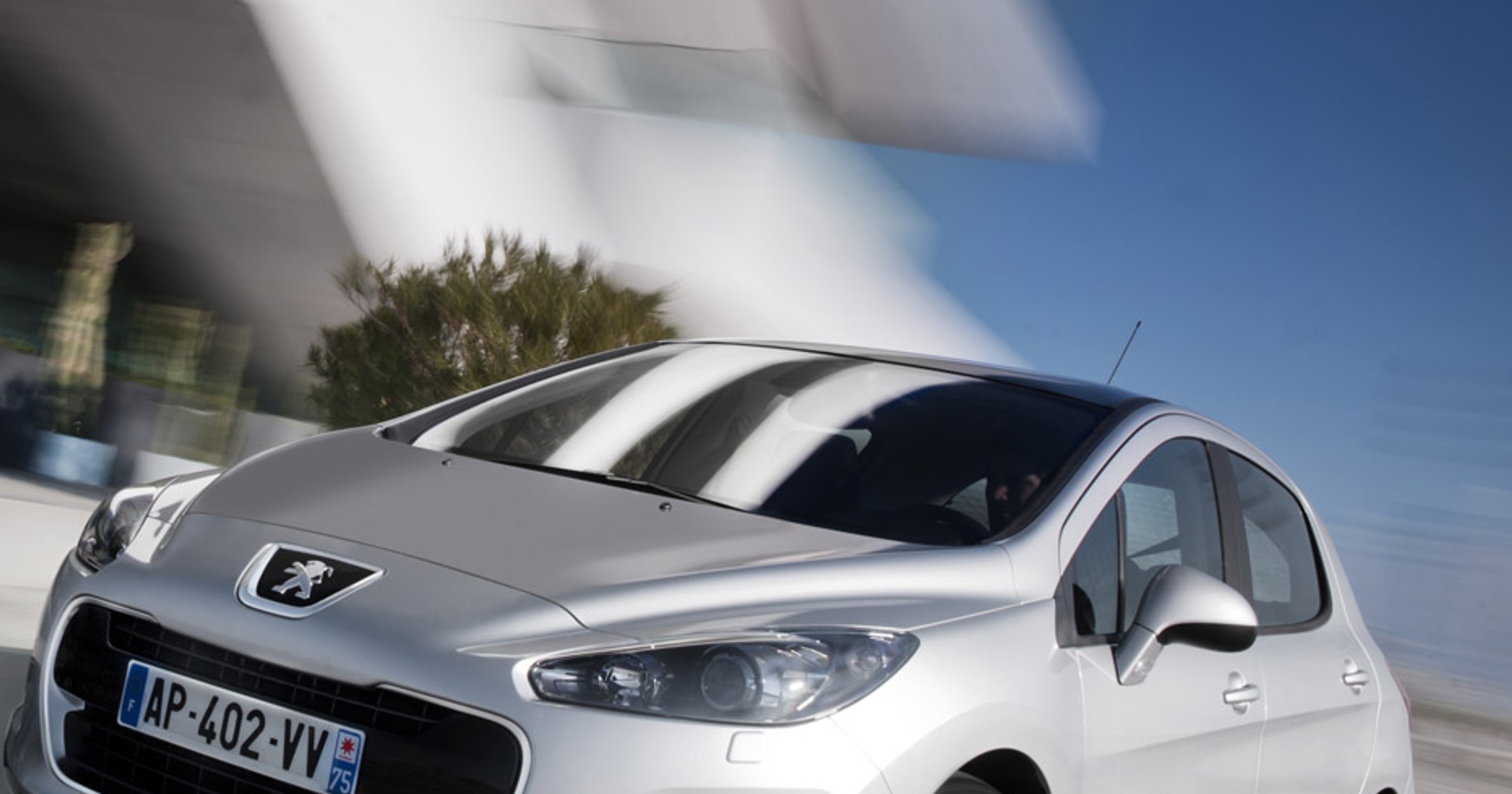 Peugeot 308 po face liftingu przypomina 508-kę