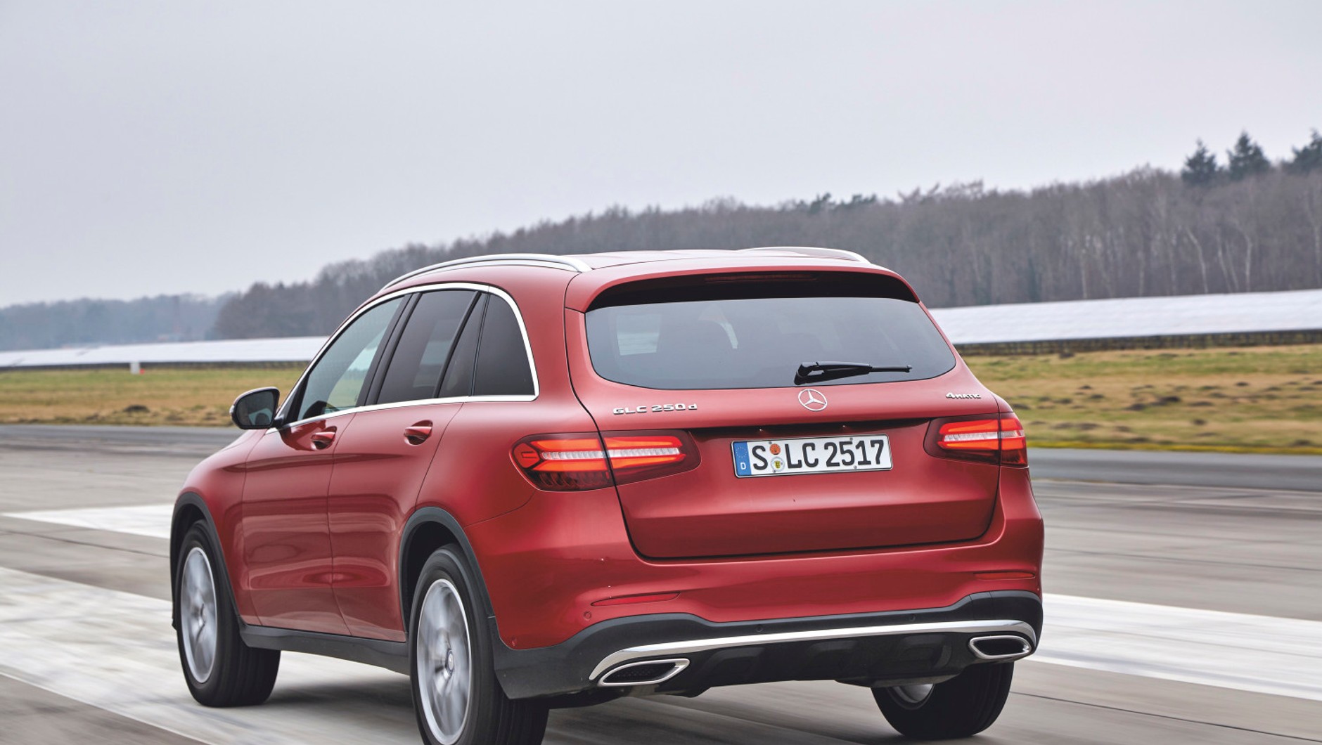 Nowe Audi Q5 kontra BMW X3, Land Rover Discovery Sport i Mercedes GLC