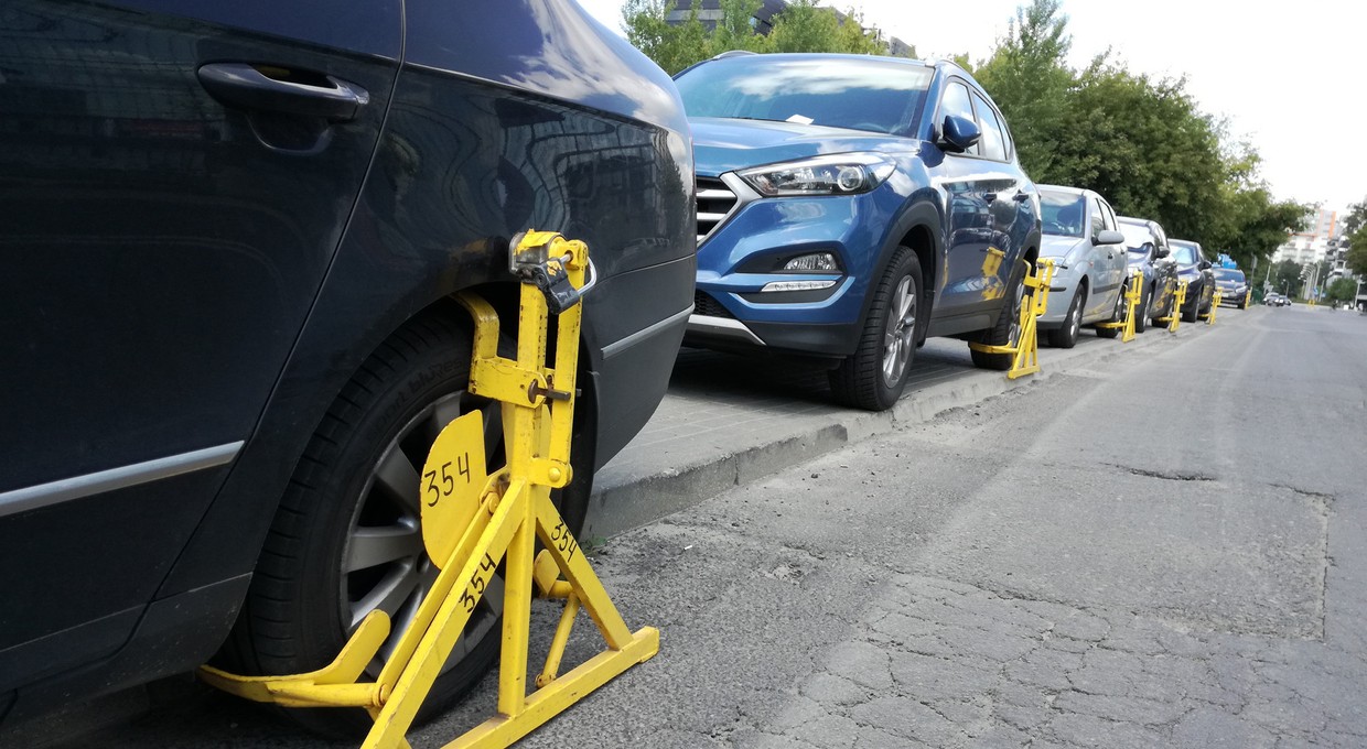 Sprawdź rubrykę F.2, zanim zaparkujesz. To może uchronić przed mandatem