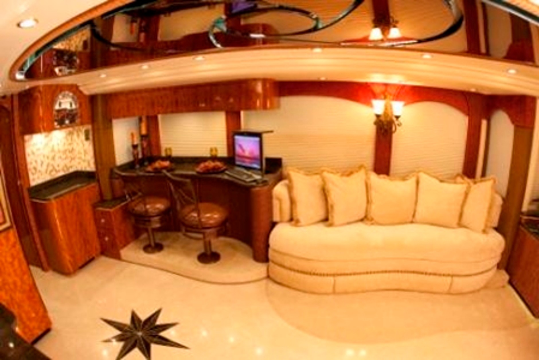 Obrzydliwie luksusowe posiadłości na kołach