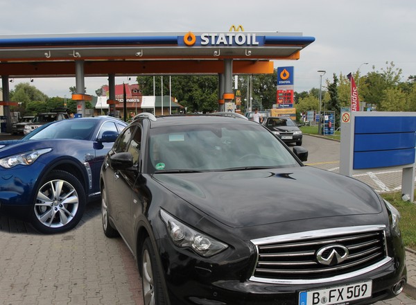 Infiniti FX50 i Infiniti FX30d – japoński gigant w dwóch odsłonach