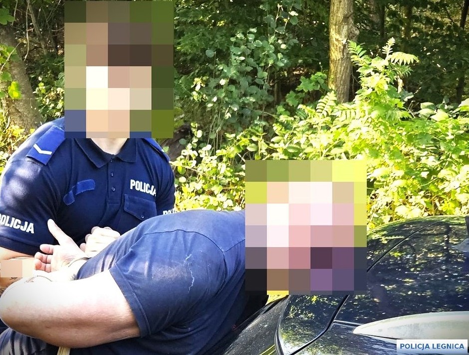 Kierowca Audi nie zatrzymał się do kontroli. Policjanci dogonili go i już było wiadomo, dlaczego