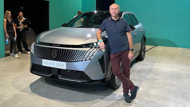 Peugeot E-3008
