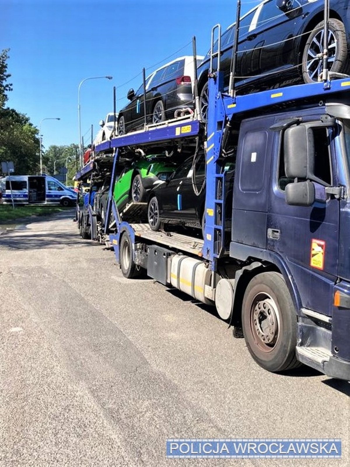 Kontrola autotransportera przez policję