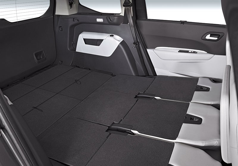 Peugeot: 5008 - duży, wygodny, nowoczesny, dla 5 lub 7 osób