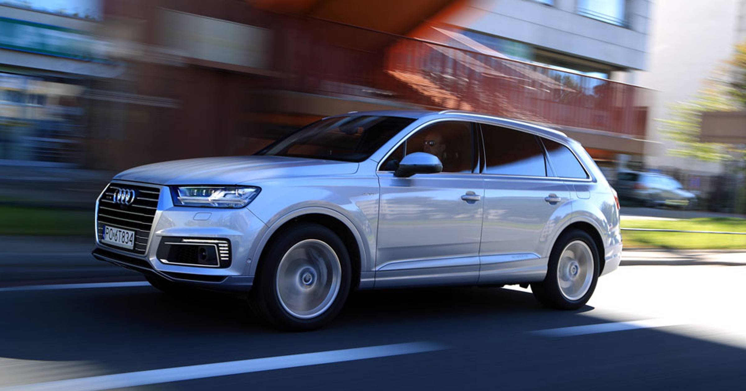 Auta premium za ok. 100 tys. zł. Te rodzinne modele zapewnią wielki prestiż