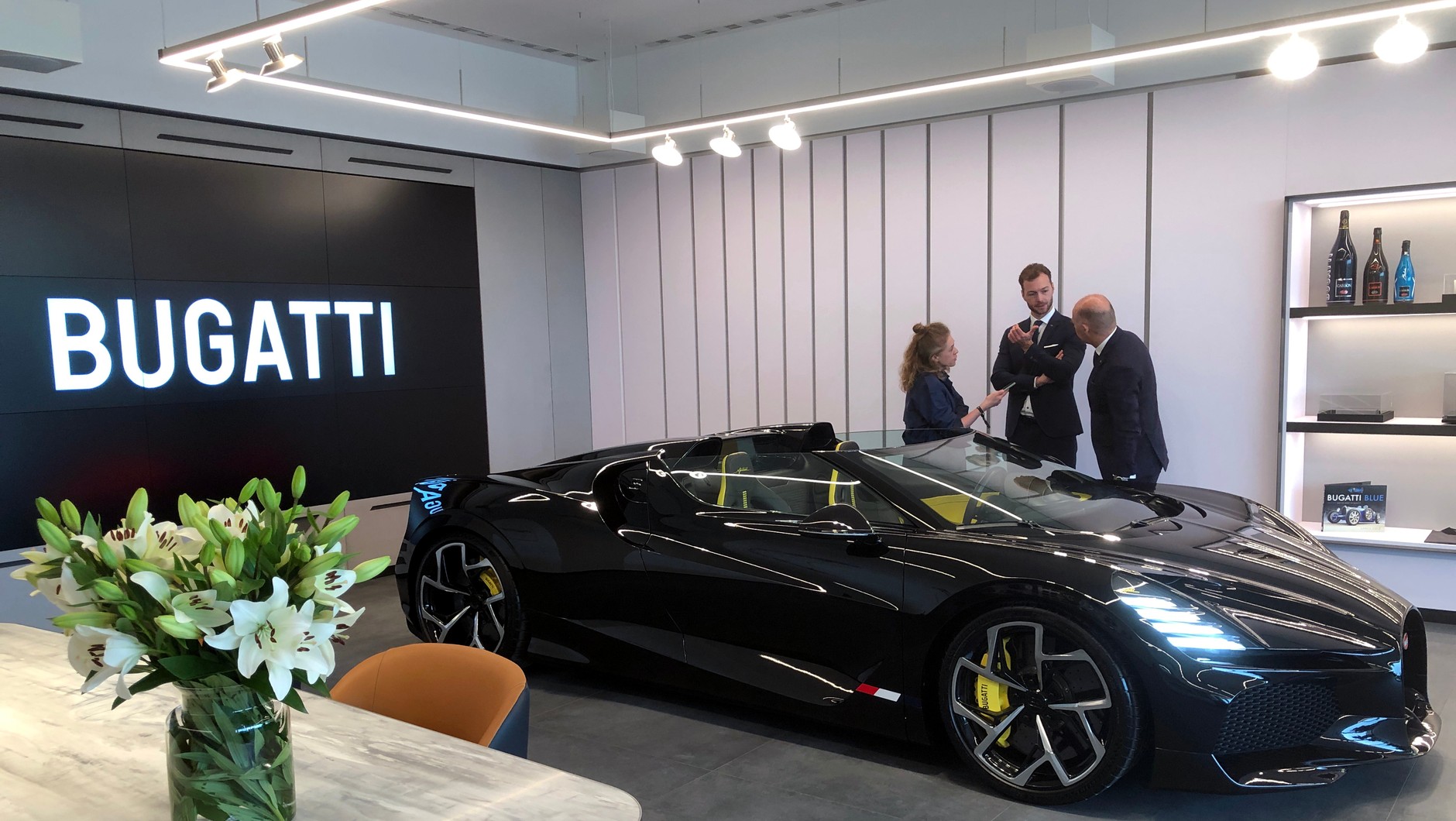 Otwarcie salonu Bugatti w Katowicach. Bugatti W16 Mistral