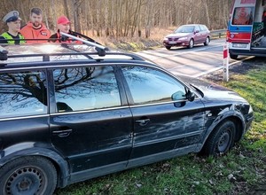 Policjanci sądzili, że kierowca jest pijany. Przyczyna chyba ich zaskoczyła