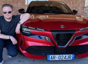 Pokonałem 220 zakrętów Alfą Romeo Junior z Tychów. Gdyby nazywała się Milano, kosztowałaby ponad 40 tys. zł więcej
