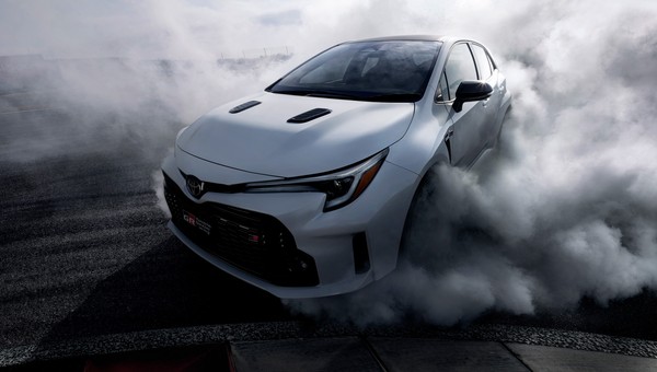 Toyota pokazała nowy hit. Światowa premiera rasowego GTI przed nowym sezonem driftu