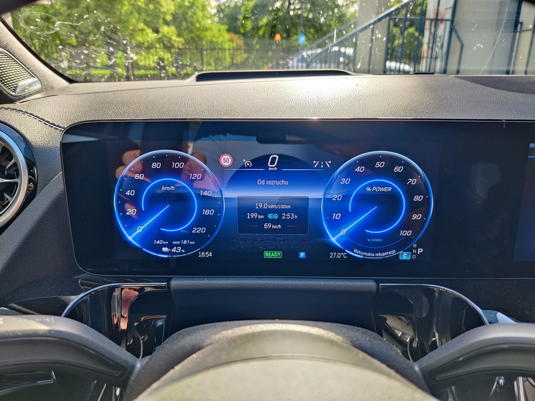 Zasięg Mercedesa EQA 300 po przejechaniu 199 km