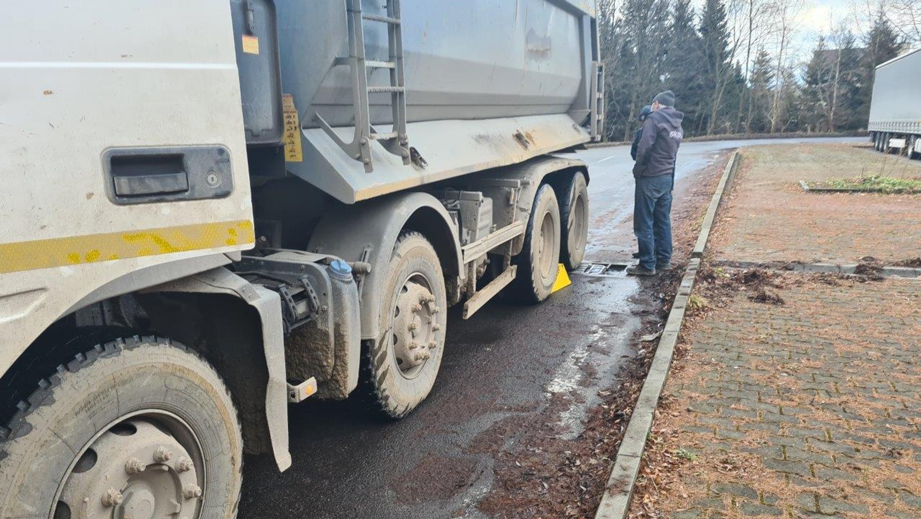 przeciążony transport