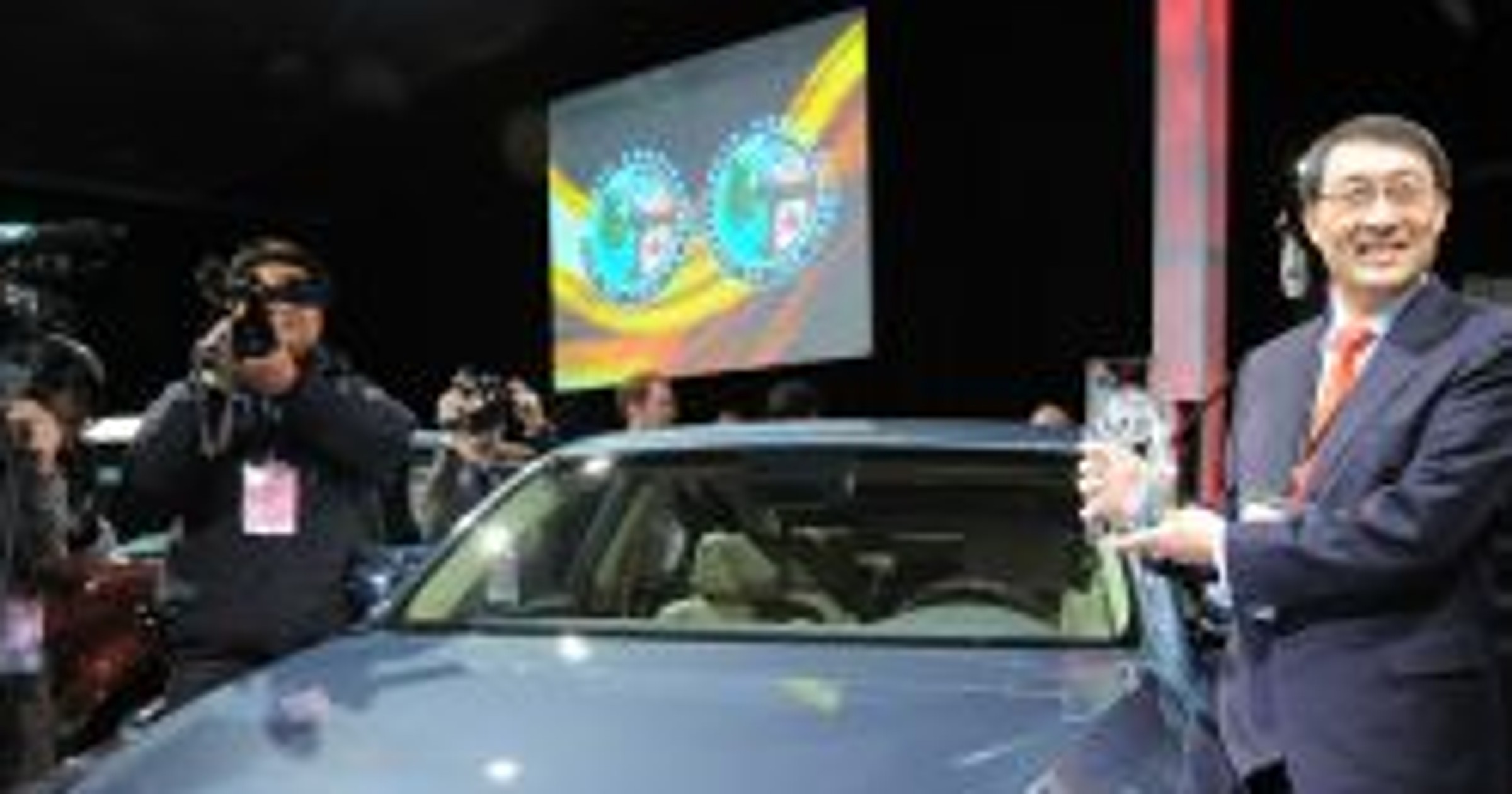 Detroit  2009: Hyundai Genesis Samochodem Roku 2009 w Ameryce Północnej (wideo)