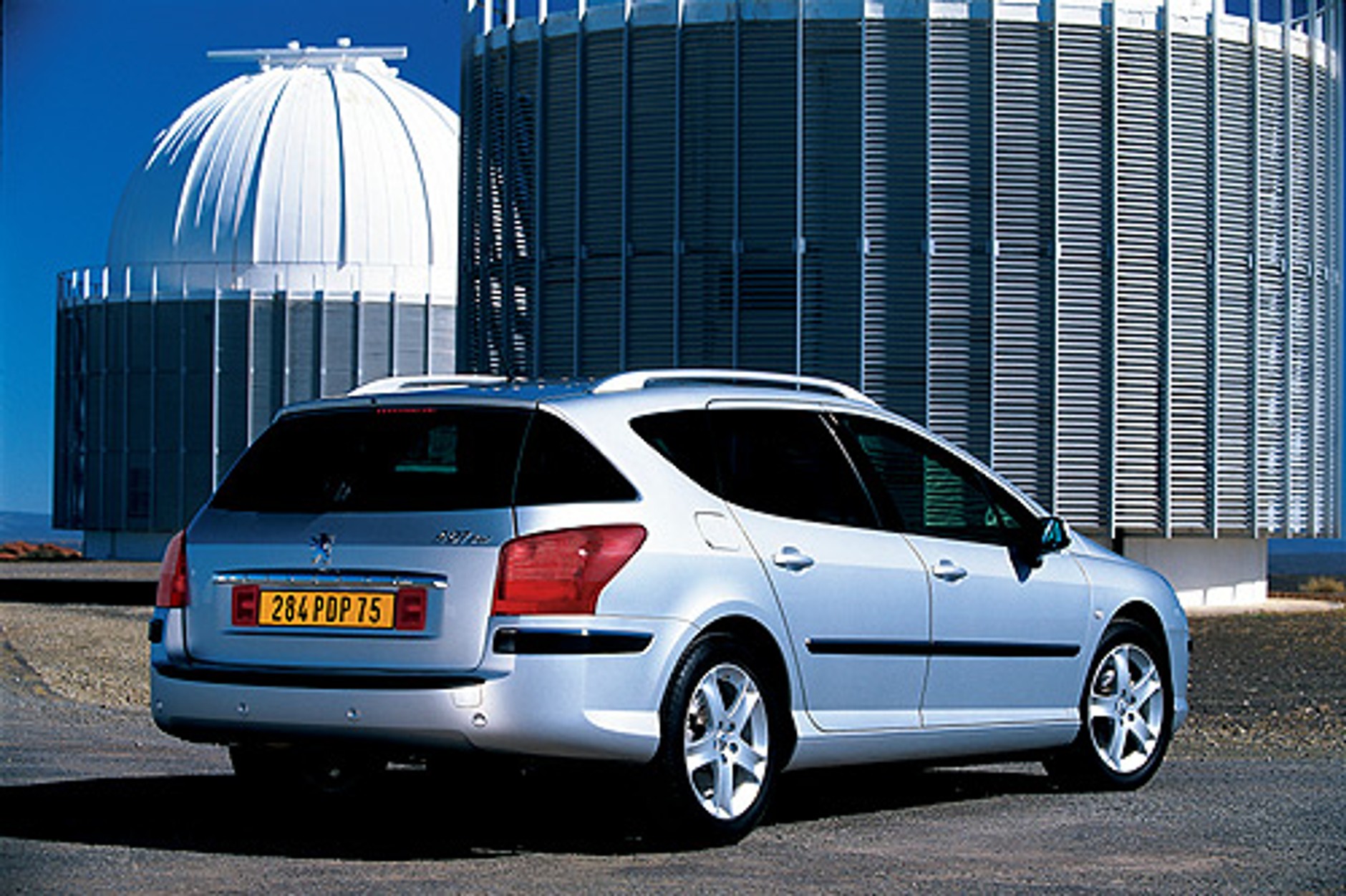 Peugeot 407 - pierwsza odsłona