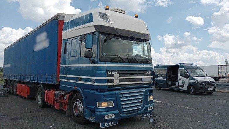 Kontrola pojazdów na drodze do Granowa