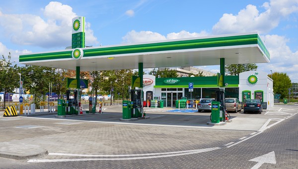 Z czego składa się końcowa cena paliwa na stacji?