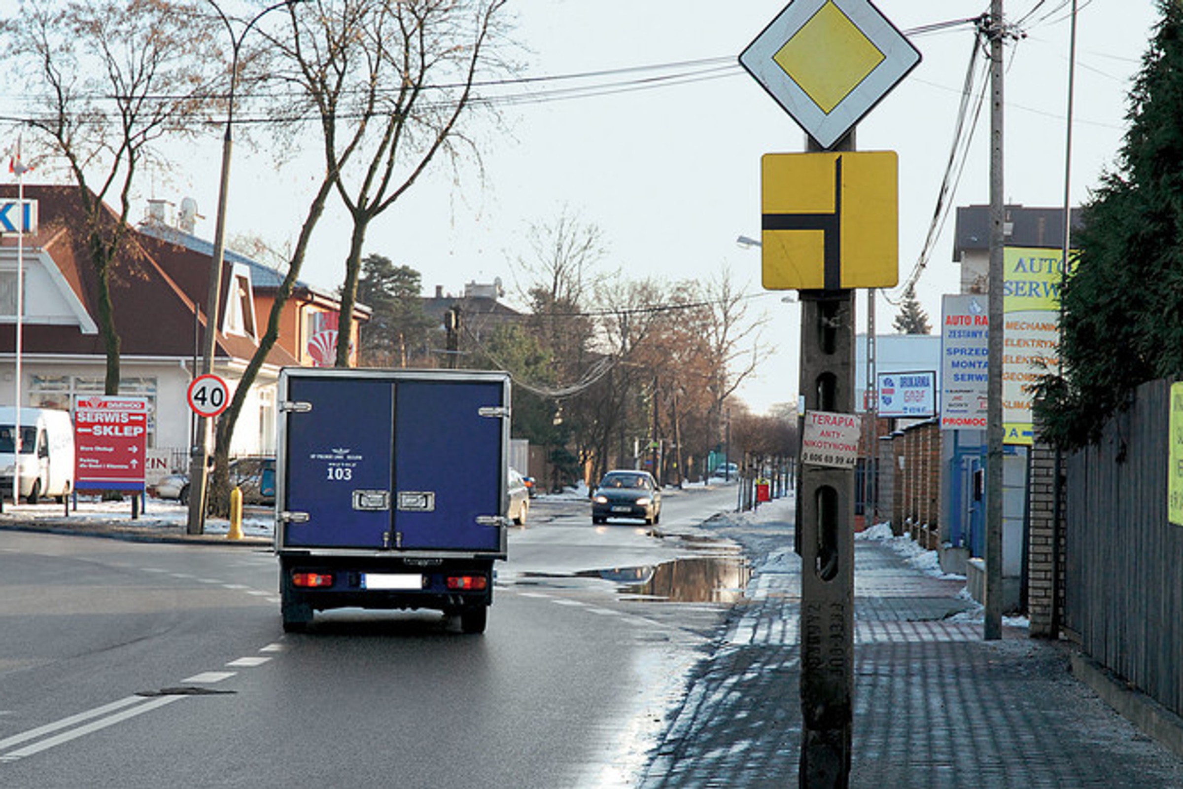 Każdy kierowca jeździ "po kiełbasie". To określenie nie ma nic wspólnego z jedzeniem, ale pomaga