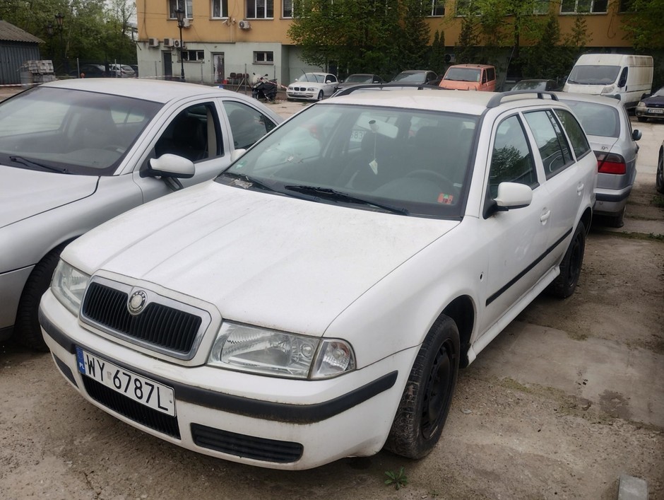 Porzucone samochody oferowane na sprzedaż przez ZDM Warszawa