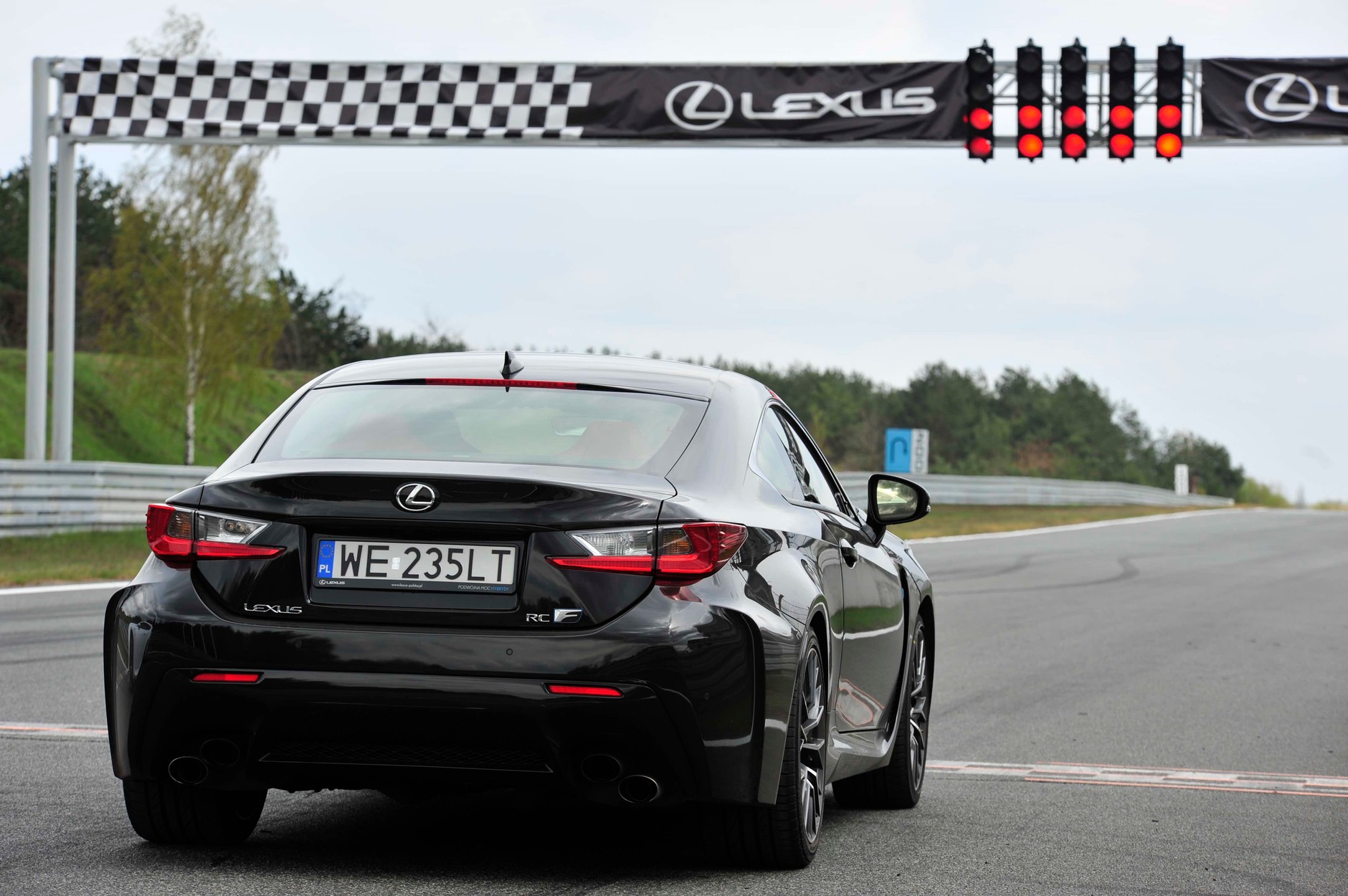 Lexus GS F na torze Poznań