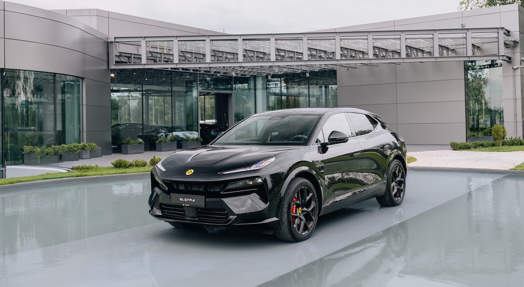 Lotus Eletre X w Warszawie